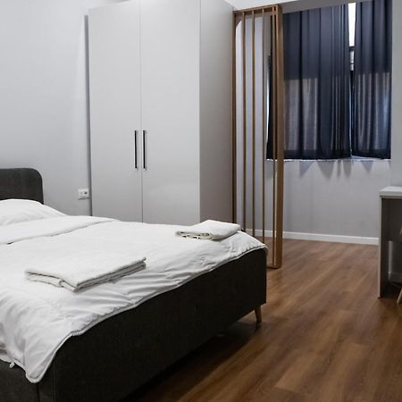 Be Solei Studio Apartments Sol 1 Tiranë Luaran gambar
