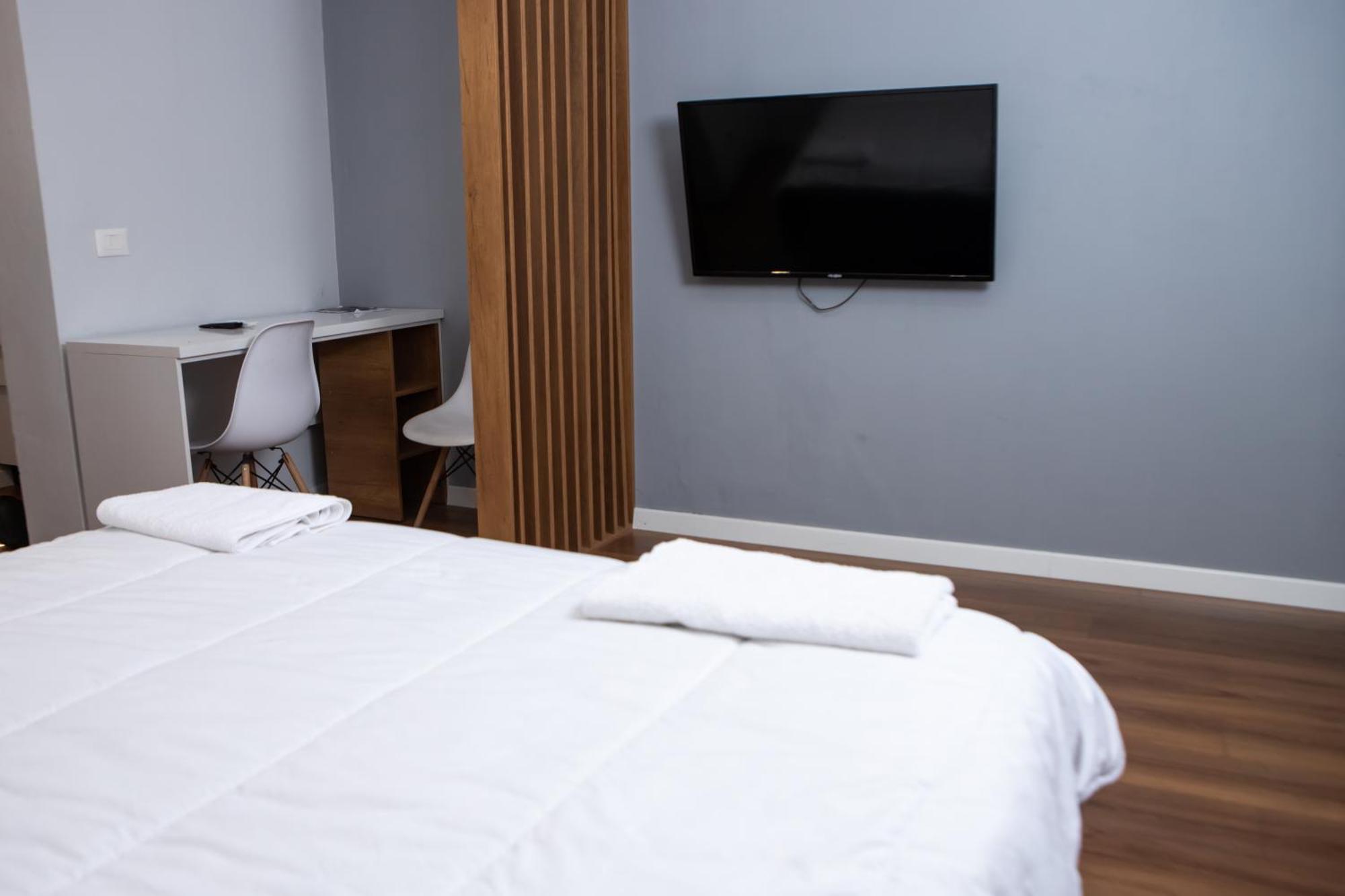 Be Solei Studio Apartments Sol 1 Tiranë Luaran gambar